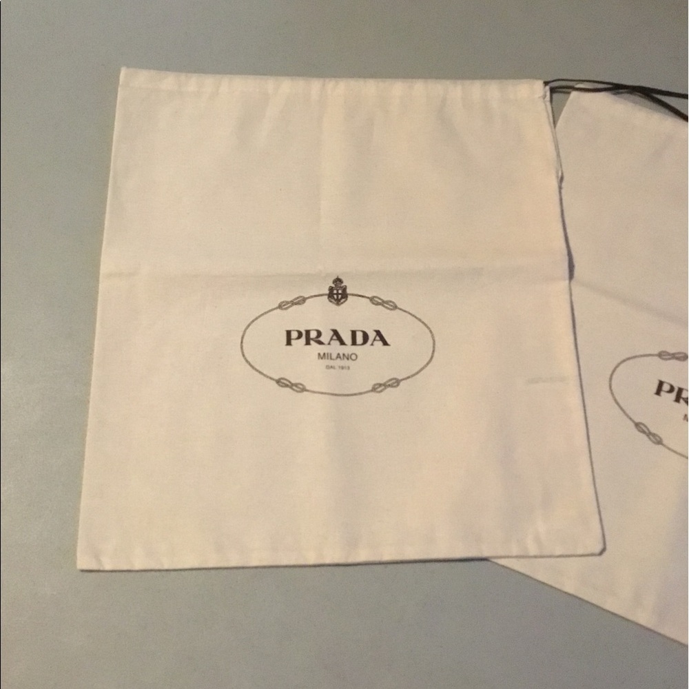 PRADA - Picture 3 of 7